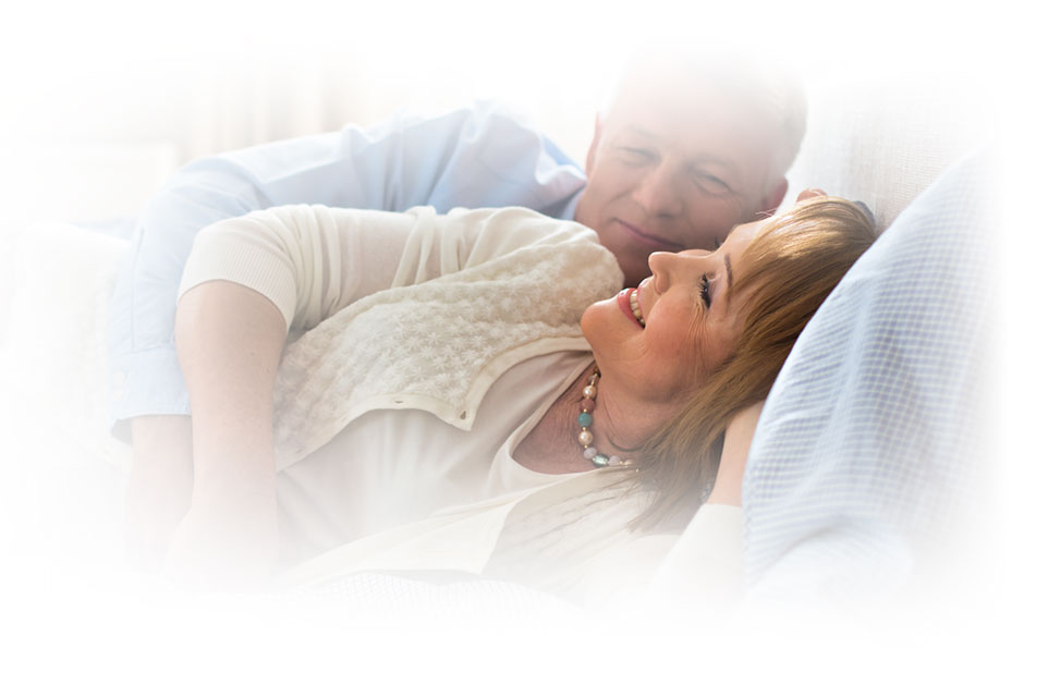 Hombre con más energía descanso y confianza masculina